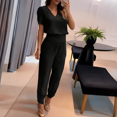 Halira – Chic and Fashion-Forward Ensembl