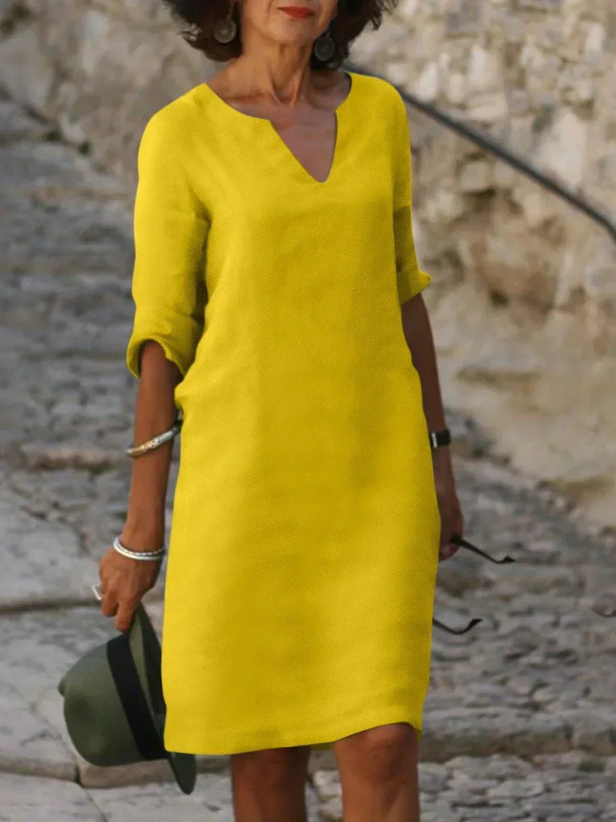 Fiora – Elegant Dress with V-Neck