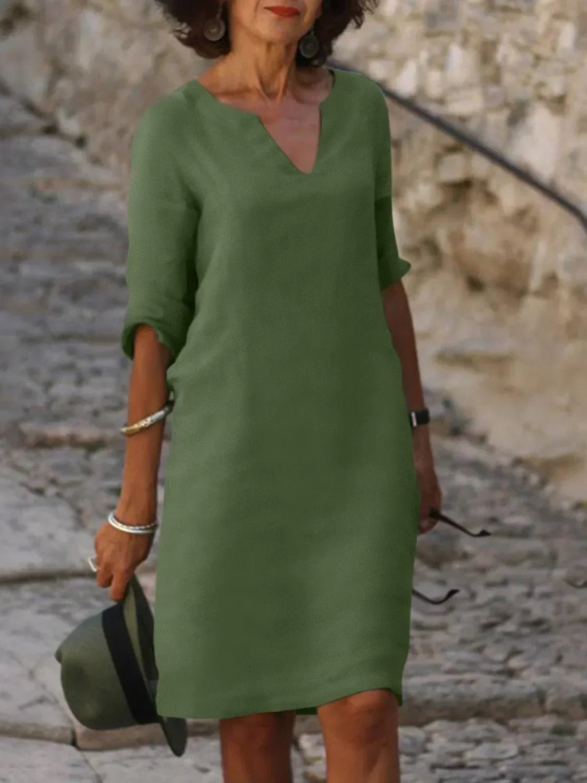 Fiora – Elegant Dress with V-Neck